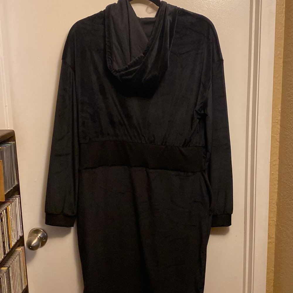 LBD - Picture 2 of 3
